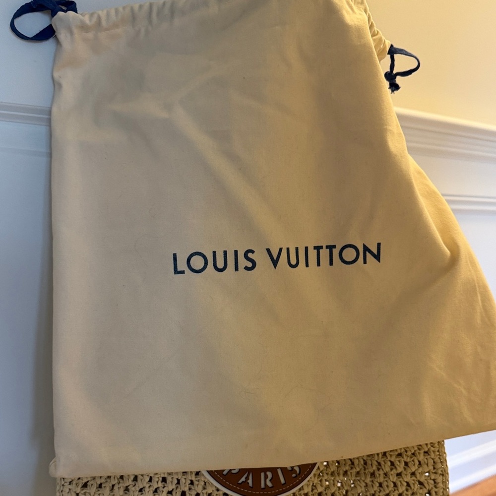 Faux Louis Vuitton Natural Woven Tote with Brown Logo Patch, never used - Picture 4 of 4